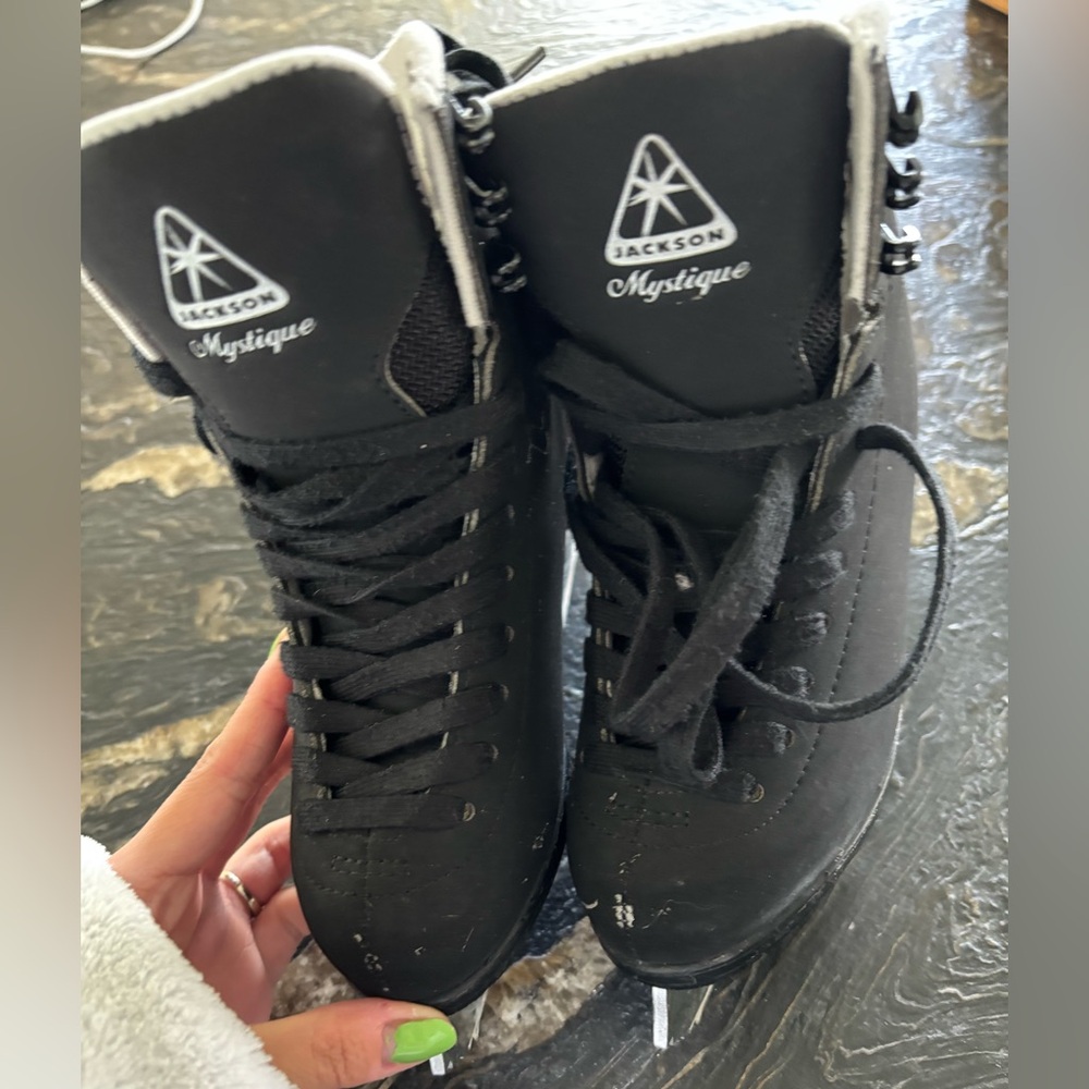 Jackson Mystique Figure skates black size J11